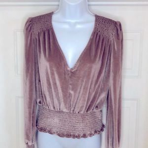 Guitii Los Angeles Velvet Romance Sleeves Top Size Medium